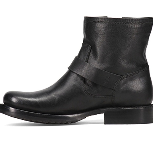 FRYE WOMEN´S VERONICA FLEX BOOTIES ROUND TOE size 8...